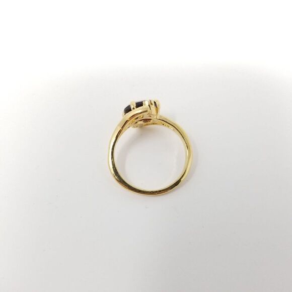 Vintage Oval Red Stone Ring with Gold Tone setting, Estate - Picture 4 of 5